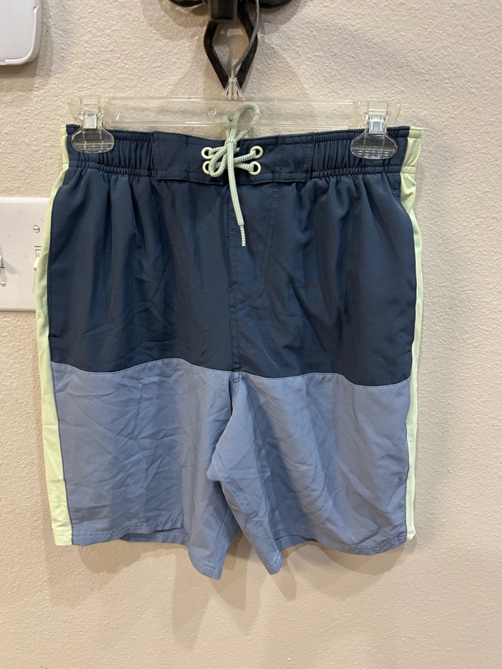 Nike Men's Navy and Light Blue Colorblock Swim Shorts size small